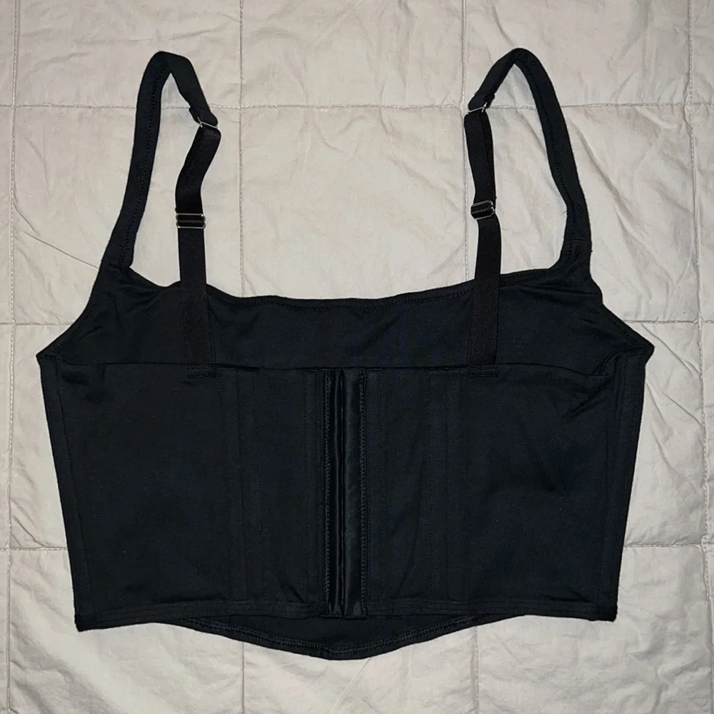 SKIMS Black Crop Top - Picture 5 of 6